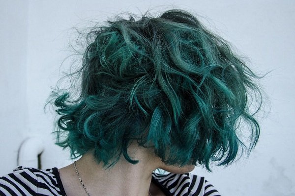 Những kiểu tóc màu xanh rêu đẹp hot nhất 2020 - Cafe Góc
