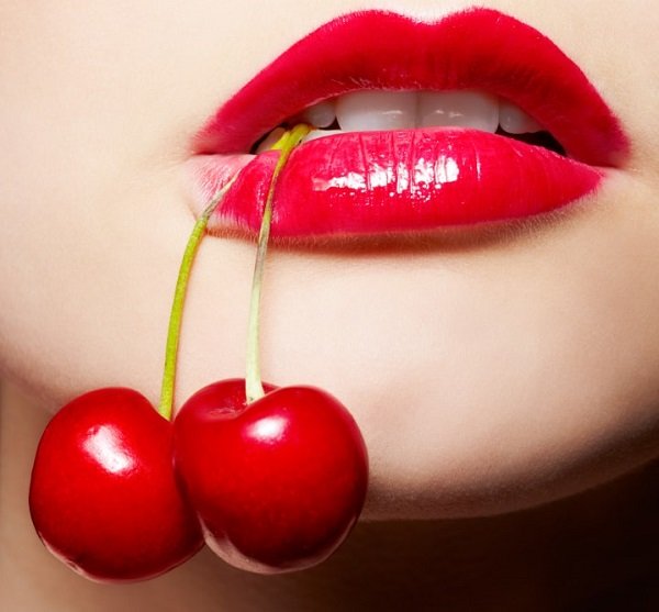 Những thỏi son môi màu đỏ cherry hot nhất năm nay-1