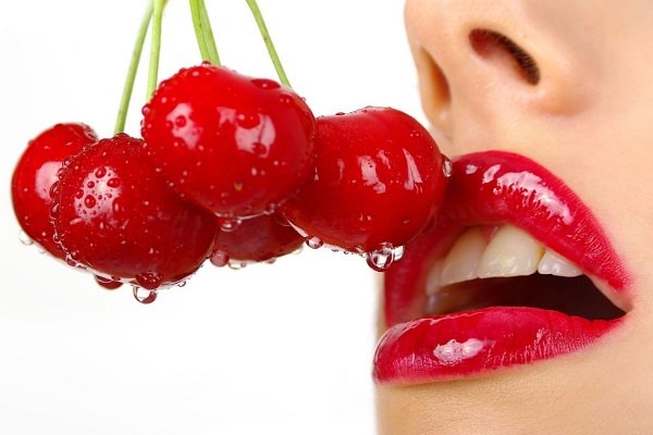 Những thỏi son môi màu đỏ cherry hot nhất năm nay-2