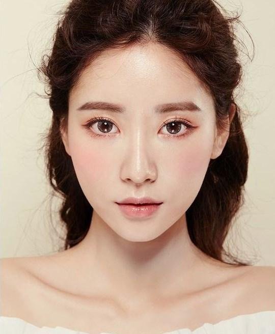 Trang điểm cô dâu tự nhiên