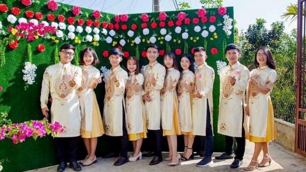 Áo dài cưới bưng quả