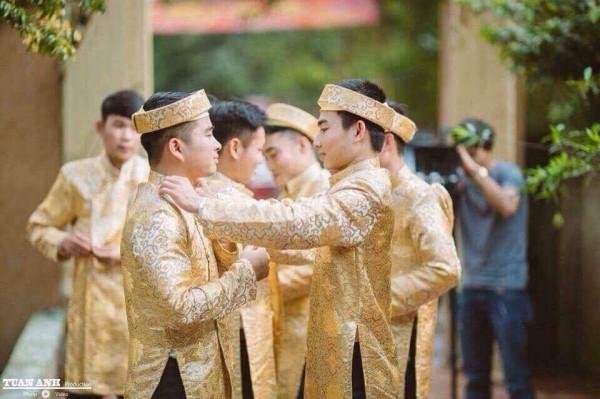 Áo dài cưới bưng quả