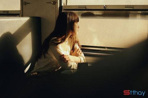 Đôi dòng Stt bày tỏ cảm xúc khi người yêu cũ có người yêu mới 