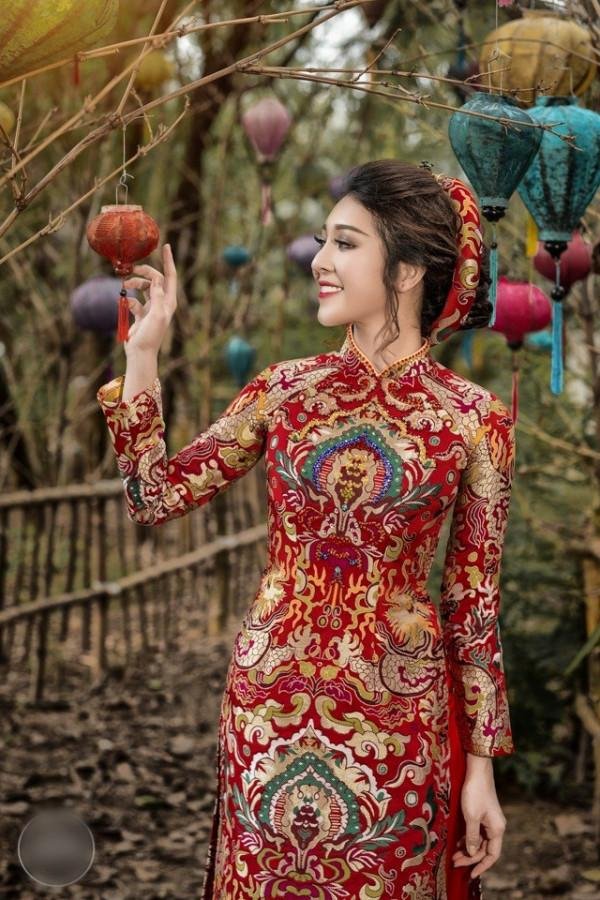 Áo dài cưới bằng gấm