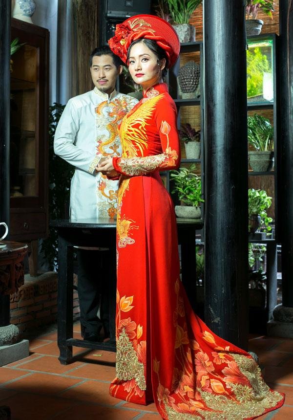 Áo dài cưới bằng gấm
