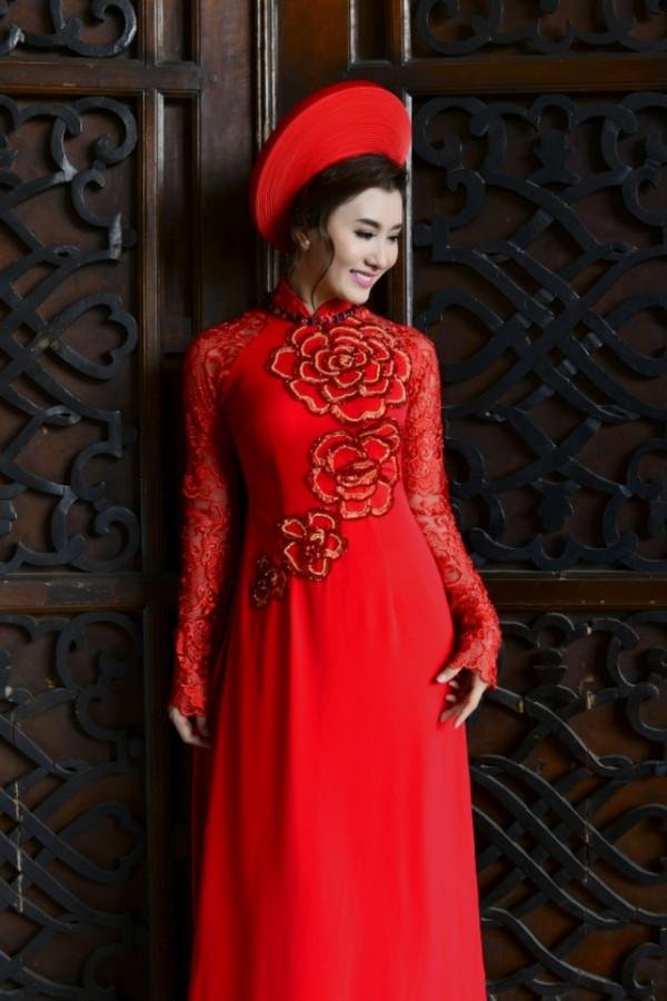 Áo dài cưới bằng gấm