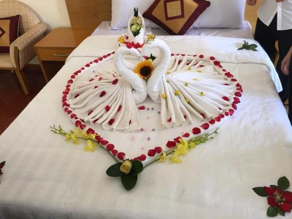 Trang trí phòng cưới 12