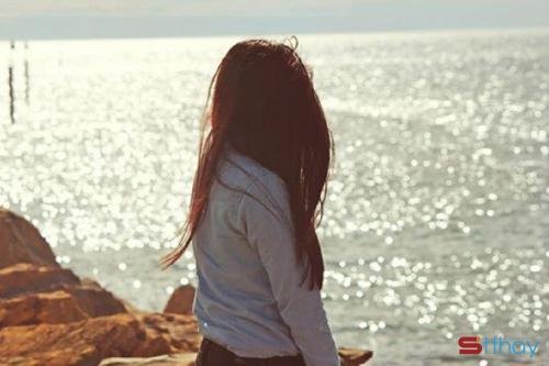Những Stt đau lòng Em yêu anh còn anh yêu cô ấy, thế đấy