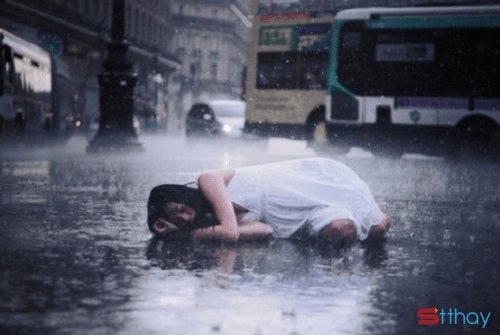 STT ngày buồn nhất chính là ngày trời đổ mưa tầm tã