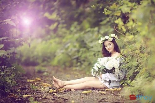 Status ngày xa nhau, em mới biết mình còn yêu anh rất nhiều