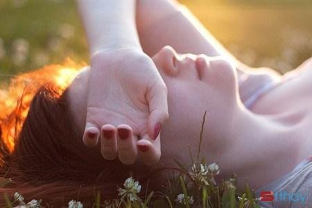 Status tâm trạng hãy cứ mặc kệ đời những lúc cảm thấy mệt mỏi nhất