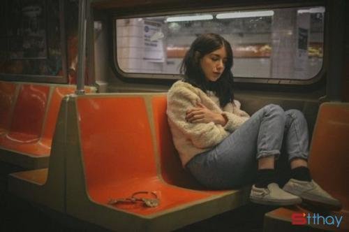 Status tâm trạng viết về câu chuyện của những người cô đơn