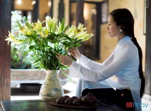 Status yêu thương Tháng 4 vừa đến mang theo mùa loa kèn trắng tinh khôi