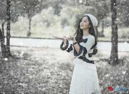Stt chơi vơi khi trời trở lạnh là lúc em cần lắm một vòng ôm từ anh