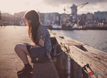 Stt đừng bỏ em một mình ở lại, đừng bỏ rơi em chống chọi với cô đơn, anh nhé