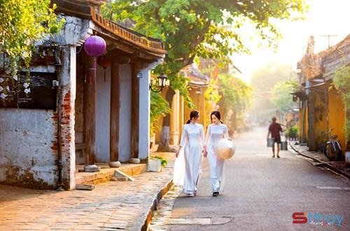 Stt nắng mùa thu, nắng tháng 8 cùng những cơn mưa bất chợt cảm xúc mùa thu luôn khiến ta xao xuyến