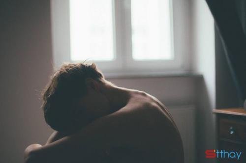 Stt tâm trạng về nỗi buồn của tuổi trưởng thành - Khi người lớn cô đơn