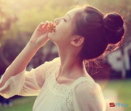 Stt tháng 5 về hanh hao trong vạt nắng ngần vàng ươm và cơn mưa đầu mùa bất chợt