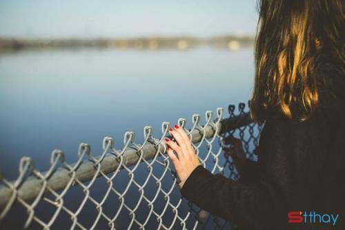 Stt về tình yêu thầm lặng đau thương nhất nhưng cũng mạnh mẽ nhất