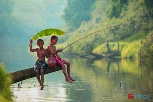 Stt viết cho ước muốn trở về tuổi thơ với những tháng năm dại khờ, dữ dội