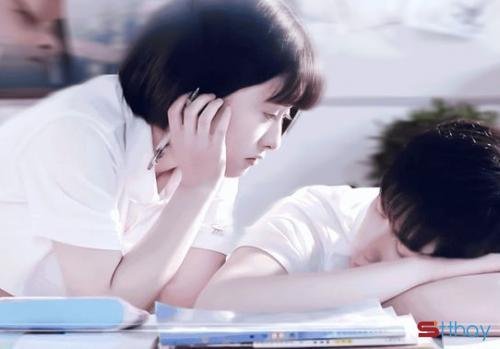 Stt yêu thầm một chàng trai là khi mình nguyện trở thành kẻ ngốc nghếch