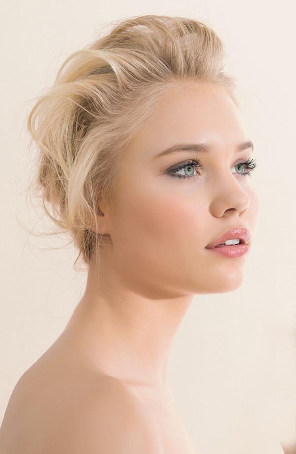 trang điểm cô dâu theo phong cách Tây