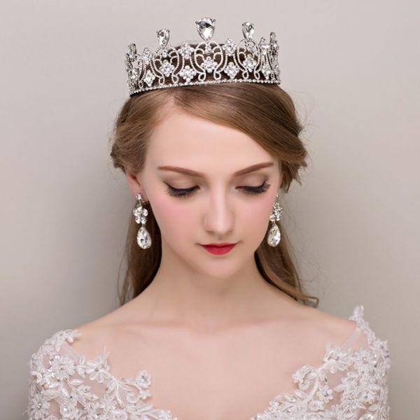 trang điểm cô dâu theo phong cách Tây